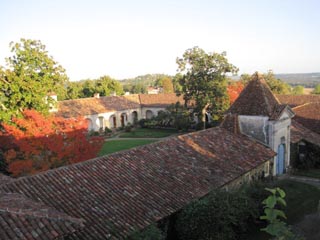 Cour du château de Gaujacq Cour du château de Gaujacq